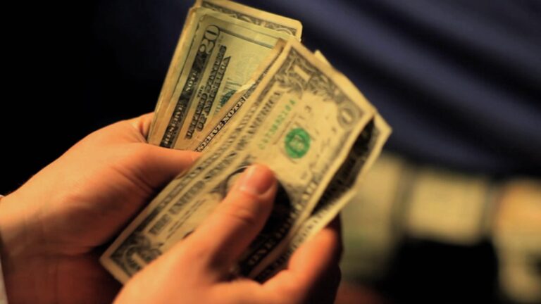 Chicago's Minimum Wage Increase Is Scheduled For July 1