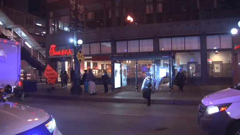 Chicago Crime: Police Say Thieves Forced Their Way Into Chick Fil A