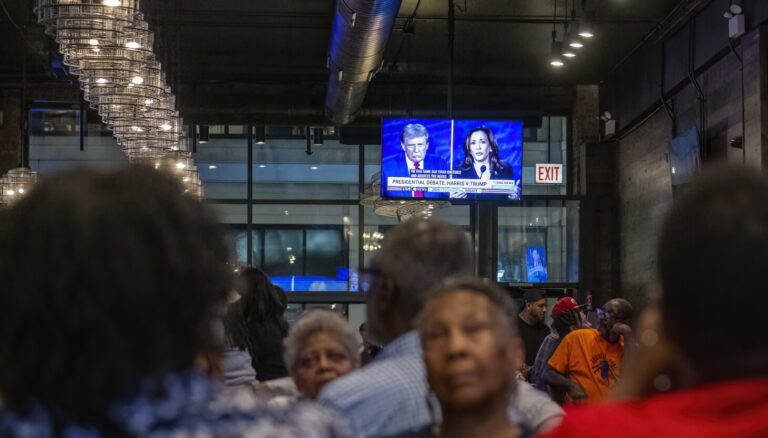 Economy Tops Voters' Concerns At Chicago Area Debate Watch Parties