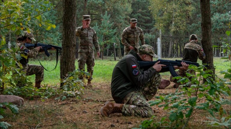 Us Army 1st Cavalry Division Trains Polish Cadets | Condition