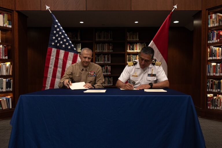 Us Marine Corps And Peru Plan Together > Us Marine