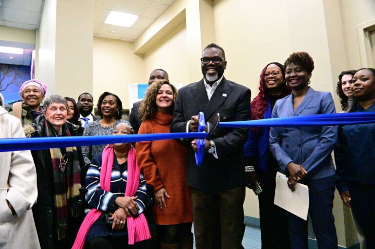 Mayor Johnson Reopens Roseland Mental Health Clinic